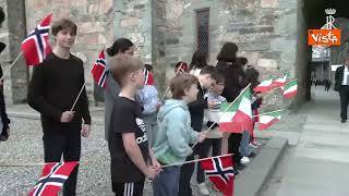 Mattarella al ponte della Città vecchia a Trondheim, in Norvegia