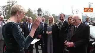 Mattarella accolto da una banda al Laboratorio energetico del Politecnico di Trondheim