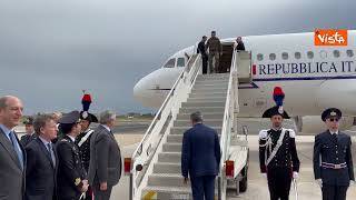 Zelensky arriva a Roma, Tajani lo accoglie a Ciampino