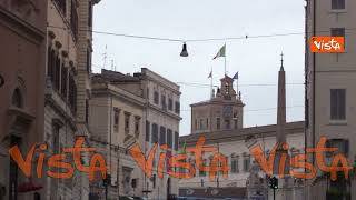 Zelensky a Roma, il passaggio del corteo presidenziale in via Nazionale