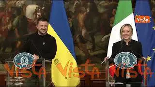 "Sono i russi", la battuta di Zelensky sul malfunzionamento della traduzione simultanea