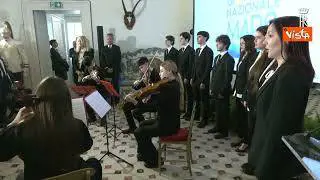 Giornata nazionale mare a Castelporziano, l'inno di Mameli cantato da studenti Liceo Farnesina