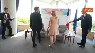 G7 in Giappone, ecco le immagini dell'incontro tra Meloni e Macron