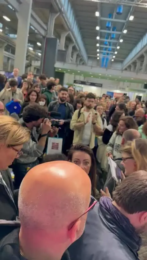 Salone del Libro di Torino, contestato il ministro Roccella