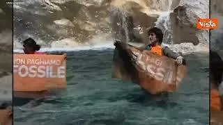 Ecco il blitz di Ultima Generazione alla Fontana di Trevi