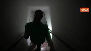 Meloni in Emilia Romagna, visita una casa allagata e parla con i cittadini. Le immagini