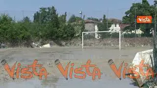 Alluvione Emilia-Romagna, ecco un campetto da calcio sommerso dal fango a Forlì