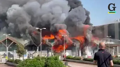 Incendio al centro commerciale le vele di Desenzano del Garda