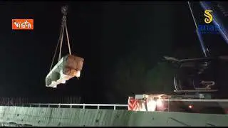 Ecco lo smontaggio dell'impalcato del viadotto sulla E45 a Umbertide, i lavori notturni dell'Anas