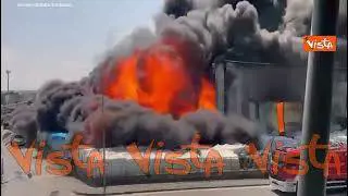 Incendio fabbrica di plastica a Fidenza, le immagini