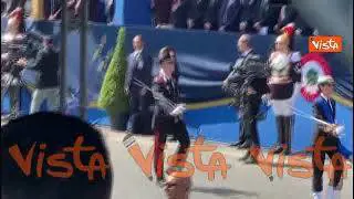 Parata del due giugno, ai Fori Imperiali sfilano anche le bandiere di Onu e Nato