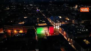Palazzo Chigi illuminato con il Tricolore per la Festa della Repubblica. Le immagini del drone