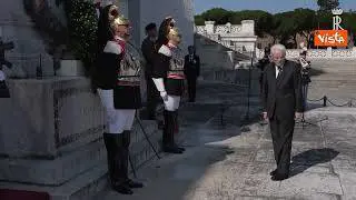 Festa della Repubblica, il passaggio delle Frecce Tricolori all'Altare della Patria