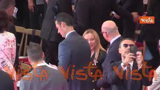 Giorgia Meloni arriva alla parata dei Fori Imperiali tra applausi e ovazioni