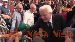 Oltre 2000 visitatori ai Giardini del Quirinale accolti da Mattarella per il 2 giugno