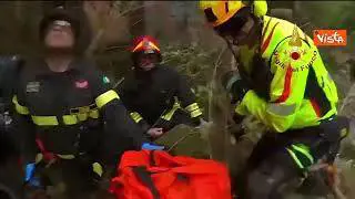 Finiscono in uno strapiombo con il quad, salvati dai Vigili del Fuoco