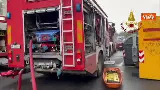 Incendio a Colli Aniene, a Roma, una vittima e diversi sfollati. L'intervento dei Vigili del Fuoco
