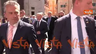 Olaf Scholz prende un caffè a Roma dopo l'incontro con Giorgia Meloni