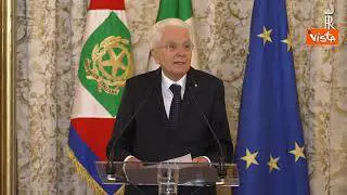 Mattarella: "Doveroso e meritorio soccorso a migranti in mare"