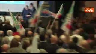 E' morto Silvio Berlusconi, la caduta sul palco di Genova del 2015