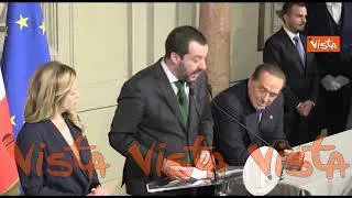 E' morto Silvio Berlusconi, eccolo nel 2018 tiene il conto al Quirinale durante discorso di Salvini