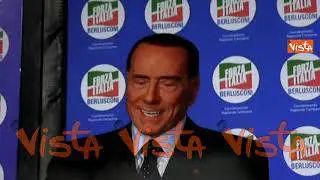 Quando Berlusconi nel 2017 raccontò la barzelletta del suo incontro col Padreterno