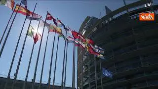 Funerali Berlusconi, bandiere del Parlamento Ue a mezz'asta nelle sedi di Strasburgo, Roma e Milano