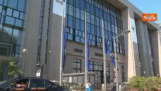 Bandiere a mezz'asta per Silvio Berlusconi in Commissione e Consiglio Ue a Bruxelles