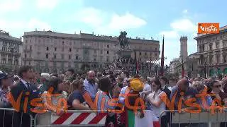 In 10mila in Piazza Duomo a Milano per l'ultimo saluto a Berlusconi