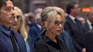 I familiari di Silvio Berlusconi in prima fila al Duomo di Milano per i funerali di Stato