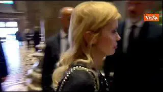 La Russa arriva al Duomo per il funerale di Berlusconi, la stretta di mano con Edi Rama e Orban