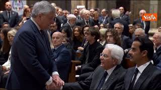 Tajani parla brevemente con Mattarella e poi stringe la mano a Draghi al funerale di Berlusconi