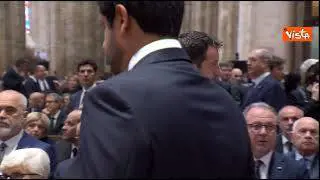 Salvini stringe la mano a Orban al funerale di Berlusconi