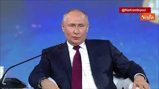 Putin chiede minuto silenzio per Berlusconi al Forum dell'economia di San Pietroburgo