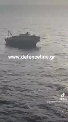 Il peschereccio affondato in Grecia, in apparente distress