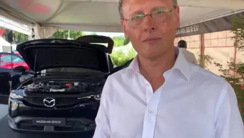 L'intervista all'ad Roberto Pietrantonio: "Ecco qual è la forza di Mazda"