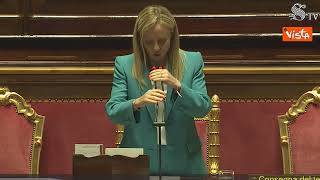 Meloni scherza al Senato: Io invecchiata? Cerco di nasconderlo