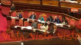 Consiglio Ue, Meloni ascolta e prende appunti in Senato
