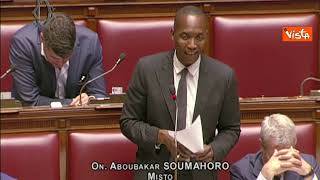 Soumahoro contestato da ululati durante il suo discorso in Aula