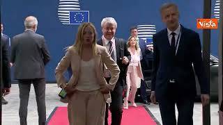 Meloni arriva al Consiglio Ue, ecco le immagini