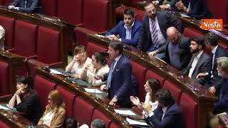 #BastaVitePrecarie, lo striscione del Movimento 5 Stelle alla Camera