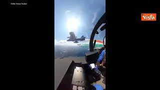 Frecce Tricolori sorvolano Amerigo Vespucci, la spettacolare prospettiva dei piloti
