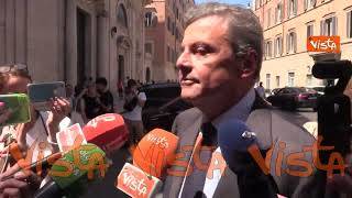 Santanchè, Calenda: "Massimo garantismo ma non impunità, se accuse sono vere si dimetta"
