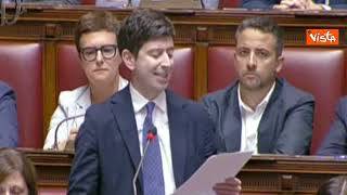 Speranza: "Non eravamo di certo noi a fare l'occhiolino ai no vax"