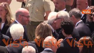 L'uscita del feretro di Forlani dalla Basilica dei Santi Pietro e Paolo per i funerali di Stato