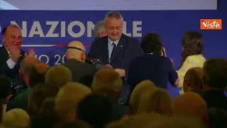 Tajani commosso ringrazia moglie e figli: "Se ho ottenuto risultati, lo devo soprattutto a loro"
