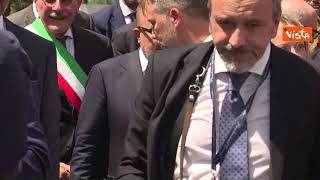 Meloni e il caos tra i giornalisti per il punto stampa a Pompei: "Se fate un po' di silenzio, aiuta"