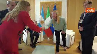Meloni incontra Presidente Argentina Fernandez per un bilaterale al summit Ue-Celac a Bruxelles
