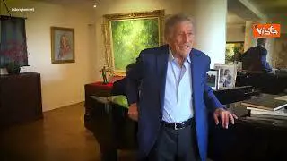 Addio a Tony Bennett, eccolo in un'esibizione di "Smile" in un video postato sui social