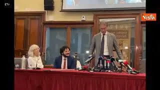 L'applauso per Patrick Zaki all'Università di Bologna